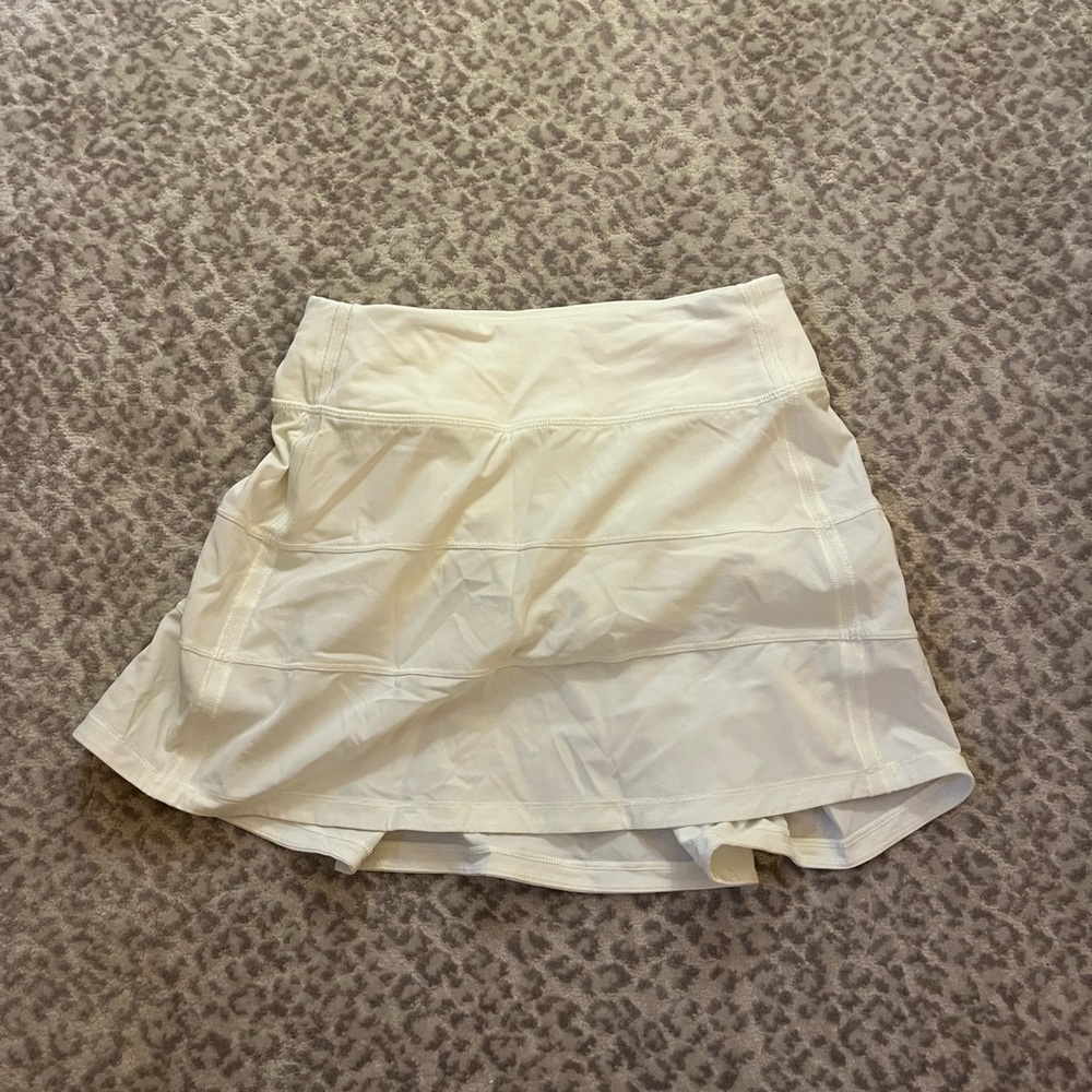 Lululemon- Cream pace rival skirt (size 2)